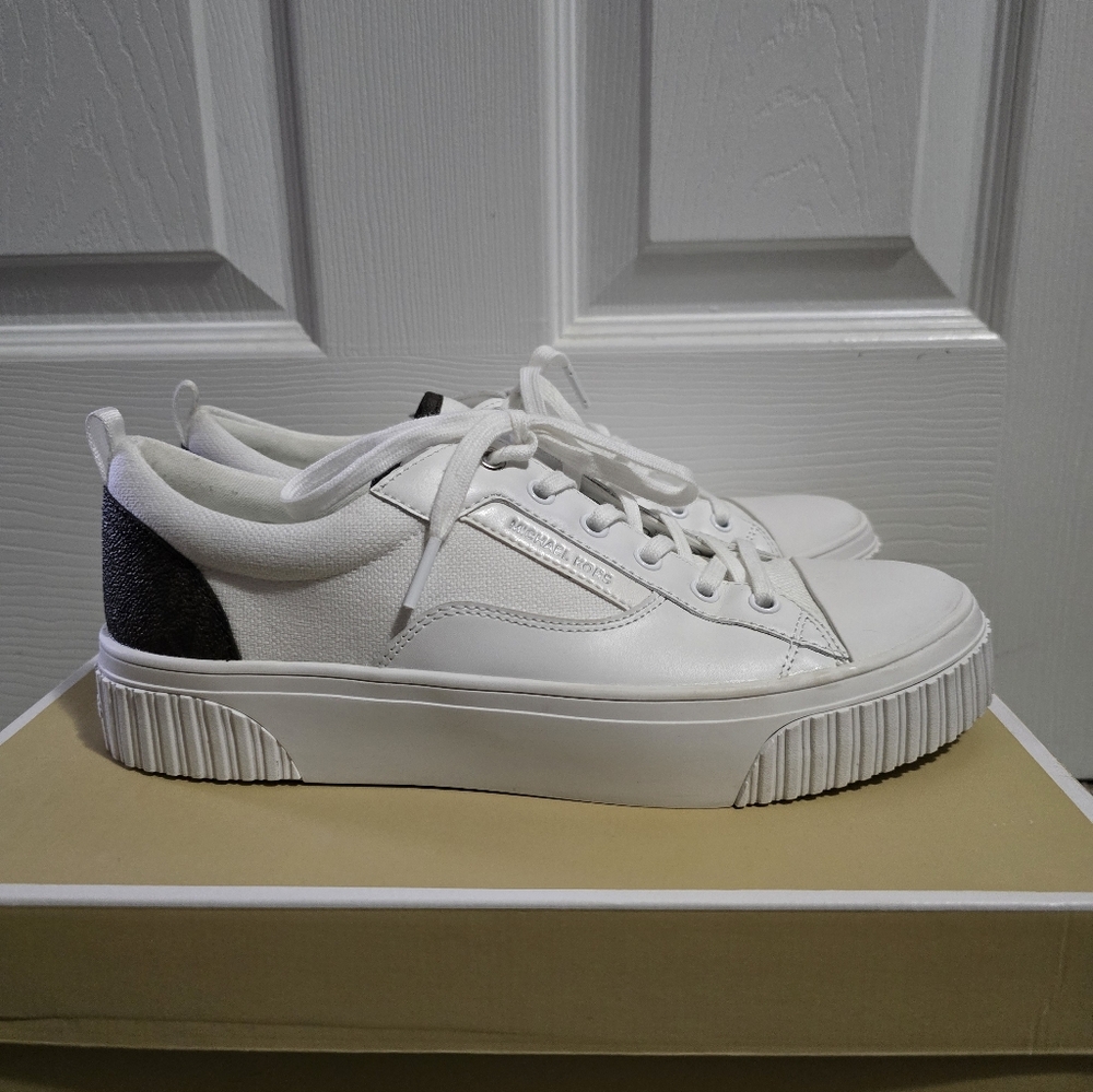 Michael Kors Oscar Lace UP White and Brown Casual Sneakers SIZE 8.5
